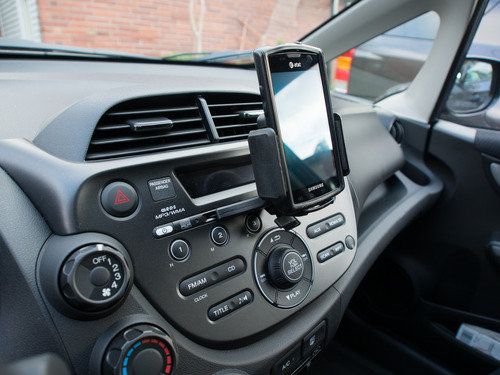 Mountek nGroove Smartphone CD Slot Mount ($20) Mountek nGroove Smartphone CD Slot Mount ($20)
