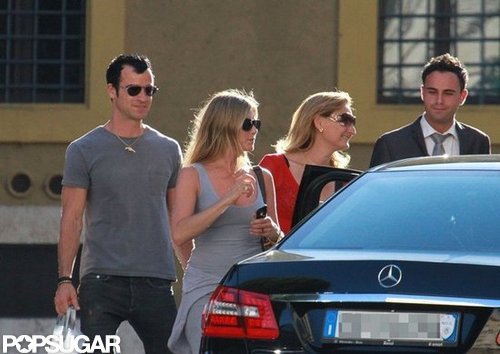 Jennifer Aniston and Justin Theroux Take Their Eurotrip to Rome! Jennifer Aniston and Justin Theroux Take Their Eurotrip to Rome!