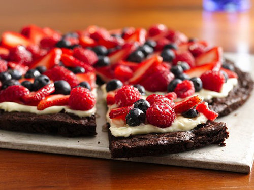 Bake This: Brownie and Berries Dessert Pizza Bake This: Brownie and Berries Dessert Pizza