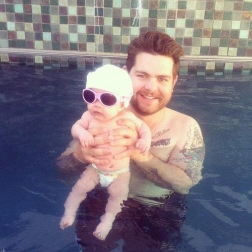 Jack Osbourne splashed around in the pool with his baby daughter, Pearl.
Source: Twitter user MrJackO
Jack Osbourne splashed around in the pool with his baby daughter, Pearl.
Source: Twitter user MrJackO