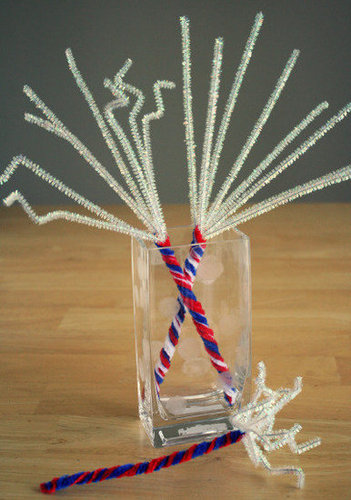 Make This: Pipe Cleaner Sparklers Make This: Pipe Cleaner Sparklers