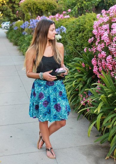 Forever 21 floral skirt. Forever 21 charcoal tank. Target Black Sandals. Casual Outfit. Flirty Skirt & Tank outfit. Ombre on Long hair