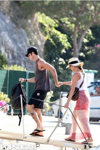 Jennifer Aniston Flaunts Bikini Body and Shows PDA With Shirtless Justin Jennifer Aniston Flaunts Bikini Body and Shows PDA With Shirtless Justin