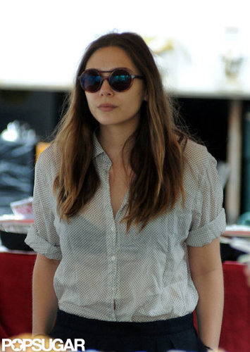 Dakota Fanning and Elizabeth Olsen Get to Set With Demi Moore Dakota Fanning and Elizabeth Olsen Get to Set With Demi Moore