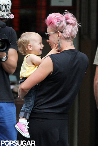 Pink Sports Colorful Hair on a Smiley NYC Stroll With Willow Pink Sports Colorful Hair on a Smiley NYC Stroll With Willow
