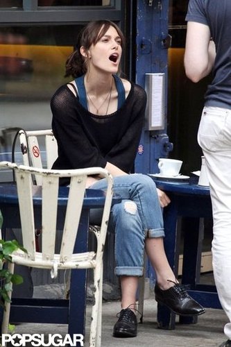 Keira Knightley Gets Down to Work With Mark Ruffalo and Hailee Steinfeld Keira Knightley Gets Down to Work With Mark Ruffalo and Hailee Steinfeld