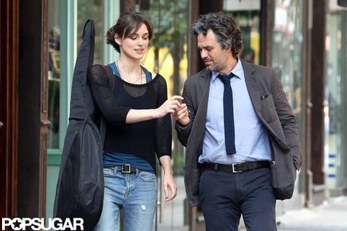 Keira Knightley Gets Down to Work With Mark Ruffalo and Hailee Steinfeld Keira Knightley Gets Down to Work With Mark Ruffalo and Hailee Steinfeld