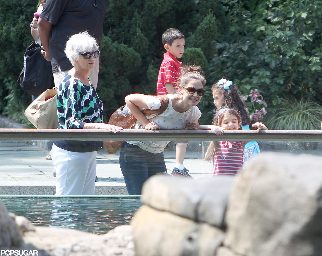 Suri Cruise, Katie Holmes, and Kathleen Holmes visited the zoo. Suri Cruise, Katie Holmes, and Kathleen Holmes visited the zoo.