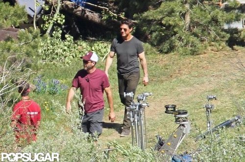 Tom Cruise was smiling as he walked on the Oblivion set in CA.
Tom Cruise was smiling as he walked on the Oblivion set in CA.
