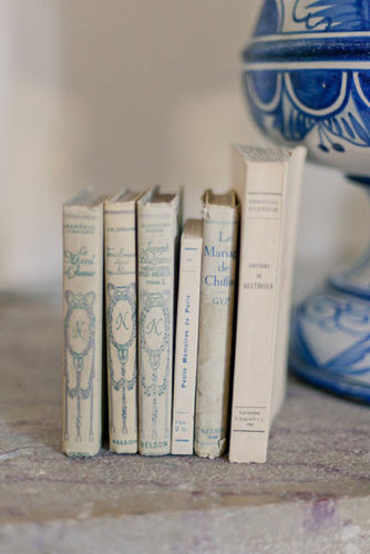 Books en Francais
Photo by Mademoiselle Fiona Wedding Photography via Style Me Pretty
Books en Francais
Photo by Mademoiselle Fiona Wedding Photography via Style Me Pretty