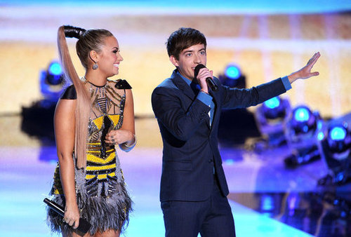 Robert, Kristen, and Selena's Birthday: Teen Choice Awards Highlights! Robert, Kristen, and Selena's Birthday: Teen Choice Awards Highlights!