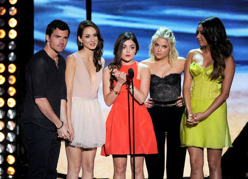 Robert, Kristen, and Selena's Birthday: Teen Choice Awards Highlights! Robert, Kristen, and Selena's Birthday: Teen Choice Awards Highlights!