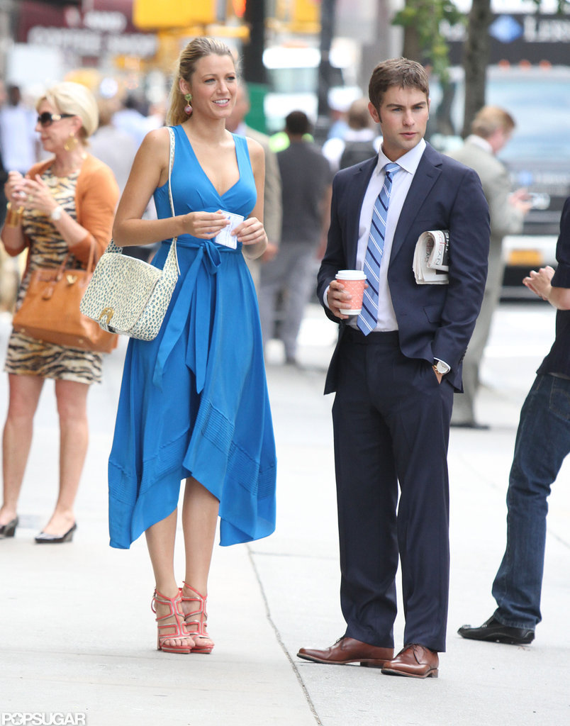 Blake Lively Faces the Heat on the NYC Gossip Girl Set Blake Lively Faces the Heat on the NYC Gossip Girl Set