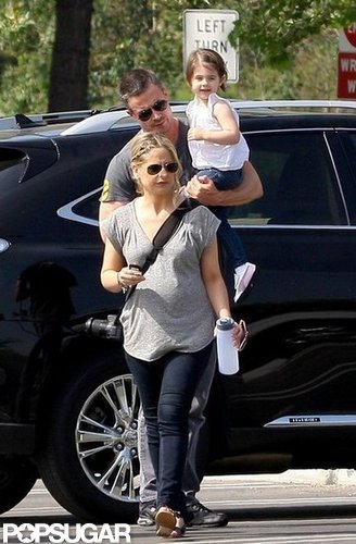 Freddie Prinze Jr. Joins Charlotte and Pregnant SMG at the Zoo Freddie Prinze Jr. Joins Charlotte and Pregnant SMG at the Zoo