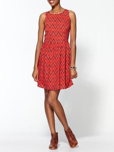 A little print goes a long way — so much so that there's no need to overwhelm this look with clunky shoes or accessories.
Jack by BB Dakota Aiko Dress ($64)
A little print goes a long way — so much so that there's no need to overwhelm this look with clunky shoes or accessories.
Jack by BB Dakota Aiko Dress ($64)
