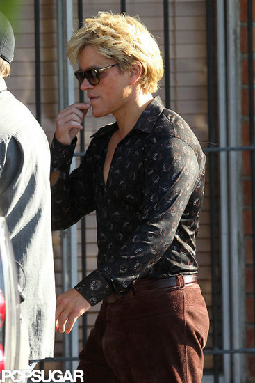 Matt Damon wore a full blond wig on the set of Behind the Candelabra in LA.
Matt Damon wore a full blond wig on the set of Behind the Candelabra in LA.