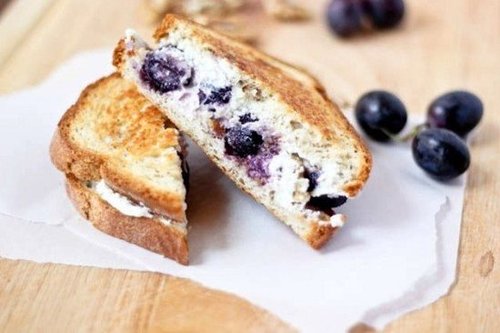 Grape Goat Cheese and Walnut Grilled Cheese Grape Goat Cheese and Walnut Grilled Cheese