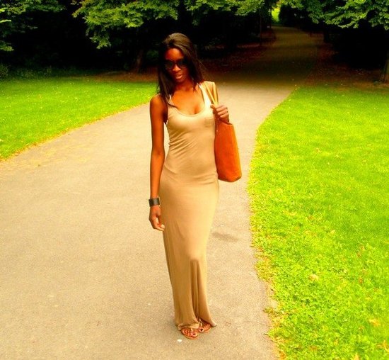 http://stylesbyassitan.blogspot.fr/2012/08/maxi-robe.html