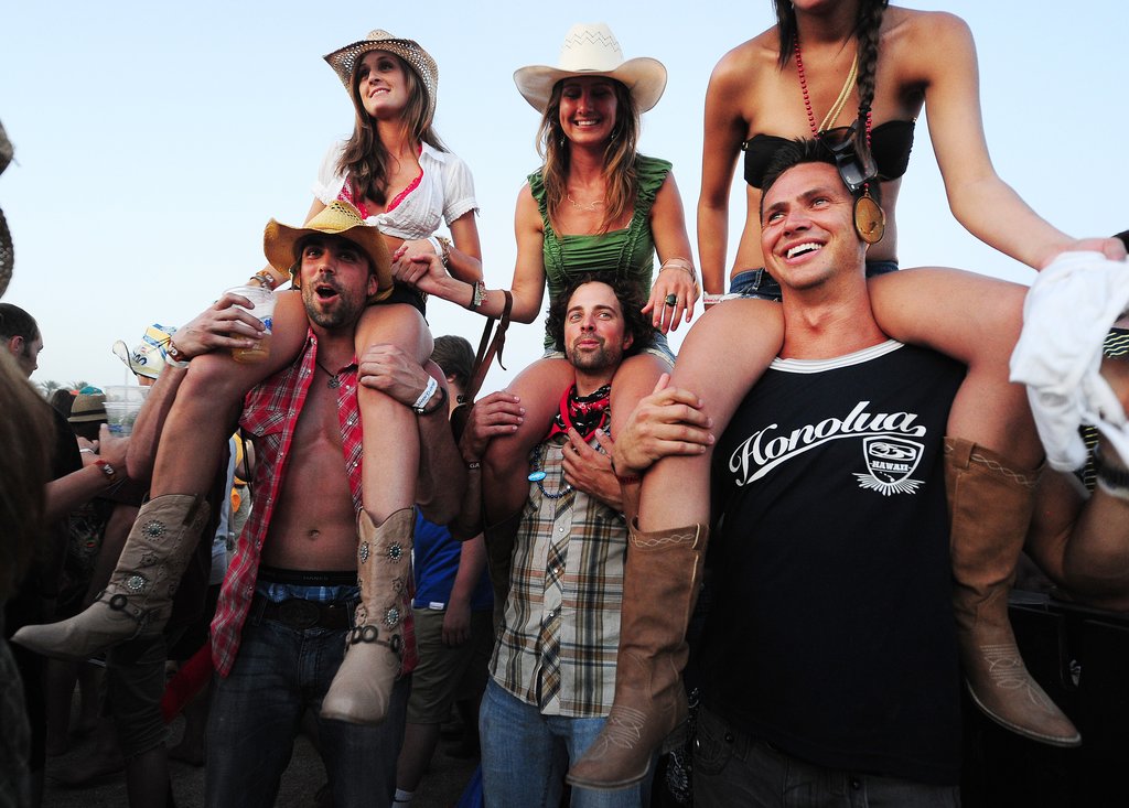 Three boyfriends gave their significant others a boost at Stagecoach in Indio, CA.
Three boyfriends gave their significant others a boost at Stagecoach in Indio, CA.