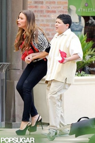 Sofia Vergara Bares a Baby Bump in a Bra on Set Sofia Vergara Bares a Baby Bump in a Bra on Set