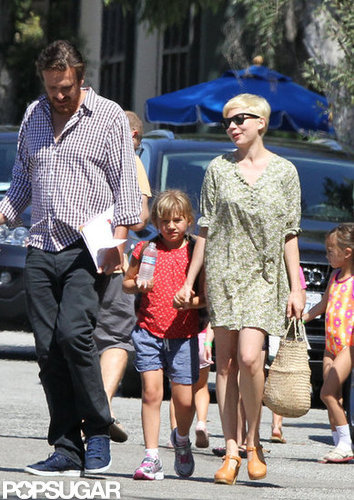 Michelle Williams and Jason Segel hung out with Matilda in LA.
Michelle Williams and Jason Segel hung out with Matilda in LA.