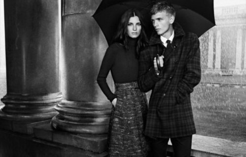 Avoid the rain in a cool mix of tweed, plaid, and cozy cashmere — as shown here in Burberry Black Label's Fall 2012 ads.
Avoid the rain in a cool mix of tweed, plaid, and cozy cashmere — as shown here in Burberry Black Label's Fall 2012 ads.