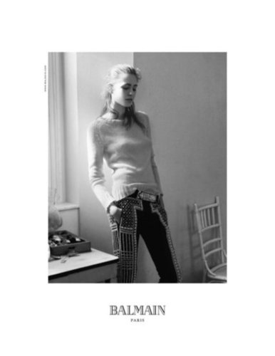 It's all about laid-back luxury paired with Balmain's rocker-chick glam vibe for Fall.
It's all about laid-back luxury paired with Balmain's rocker-chick glam vibe for Fall.