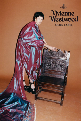 Stella Tennant is the face for all of Vivienne Westwood's label campaigns.
Stella Tennant is the face for all of Vivienne Westwood's label campaigns.