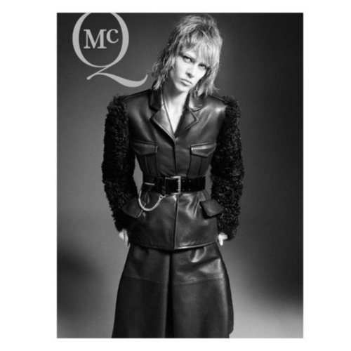 Wide belts and structured leather show up in spades for McQ by Alexander McQueen Fall 2012.
Wide belts and structured leather show up in spades for McQ by Alexander McQueen Fall 2012.