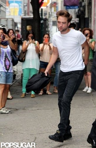 Robert Pattinson Gets Casual and Cute at Lunch Robert Pattinson Gets Casual and Cute at Lunch
