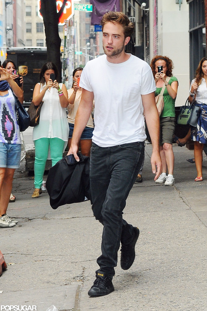 Robert Pattinson Gets Casual and Cute at Lunch Robert Pattinson Gets Casual and Cute at Lunch