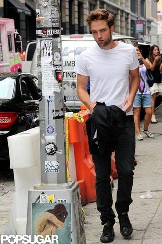 Robert Pattinson Gets Casual and Cute at Lunch Robert Pattinson Gets Casual and Cute at Lunch