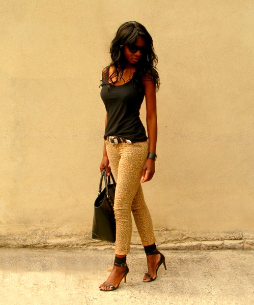 http://stylesbyassitan.blogspot.fr/2012/08/le-jeans-imprime-leopard.html