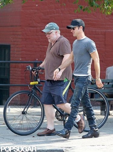 Justin Theroux and Philip Seymour Hoffman Toast Castings & Weddings Justin Theroux and Philip Seymour Hoffman Toast Castings & Weddings