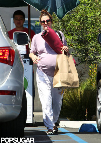 Drew Barrymore Patiently Waits For Baby With Yoga Drew Barrymore Patiently Waits For Baby With Yoga