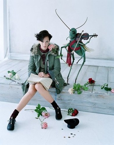 We're loving this fur-lined military parka from UU Uniqlo Undercover's autumnal wares — it will go with everything from dark shiftdresses to our favorite pairs of denim.
We're loving this fur-lined military parka from UU Uniqlo Undercover's autumnal wares — it will go with everything from dark shiftdresses to our favorite pairs of denim.