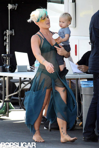 Pink showed skin on set.
Pink showed skin on set.