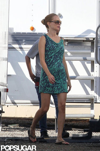 Selena Gomez Gets Sexy on Set While Justin Bieber Films For X Factor Selena Gomez Gets Sexy on Set While Justin Bieber Films For X Factor