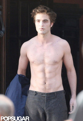 Robert Pattinson went shirtless for the cameras while in Italy for New Moon in May 2009.
Robert Pattinson went shirtless for the cameras while in Italy for New Moon in May 2009.