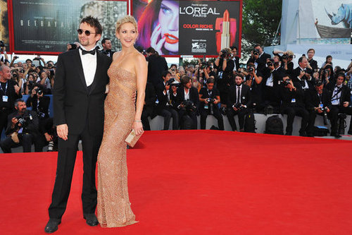 Kate Hudson and Matthew Bellamy posed on the red carpet at the Venice Film Festival.
Kate Hudson and Matthew Bellamy posed on the red carpet at the Venice Film Festival.
