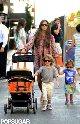 Camila Alves took her kids, Vida and Levi, for a walk around NYC.
Camila Alves took her kids, Vida and Levi, for a walk around NYC.
