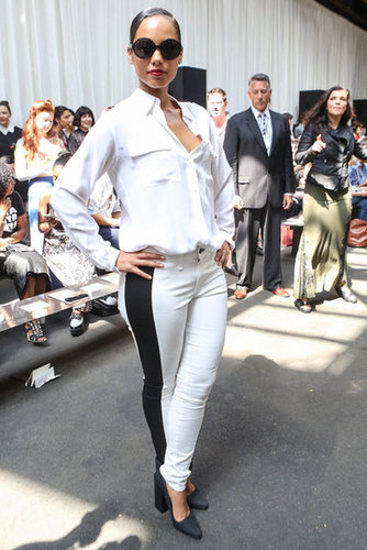 Alicia Keys punched up an all-white outfit at Edun with a bold black racing-stripe-style jean in NYC.
Alicia Keys punched up an all-white outfit at Edun with a bold black racing-stripe-style jean in NYC.