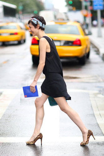 Further the interest of an LBD with a head scarf and a brightly hued clutch.
Source: Greg Kessler
Further the interest of an LBD with a head scarf and a brightly hued clutch.
Source: Greg Kessler