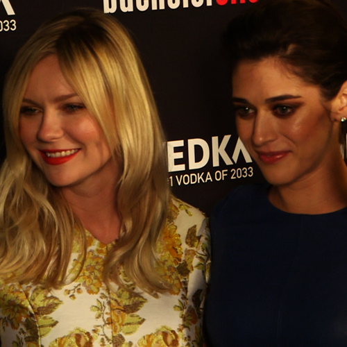 Kirsten Dunst and Isla Fisher Bachelorette Premiere (Video)