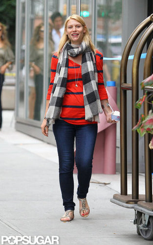Pregnant Claire Danes Stops For a Sweet Treat in NYC Pregnant Claire Danes Stops For a Sweet Treat in NYC
