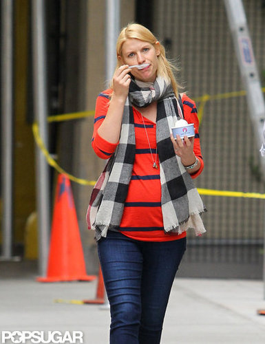 Pregnant Claire Danes Stops For a Sweet Treat in NYC Pregnant Claire Danes Stops For a Sweet Treat in NYC