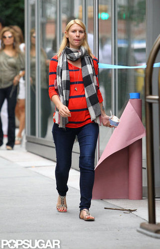 Pregnant Claire Danes Stops For a Sweet Treat in NYC Pregnant Claire Danes Stops For a Sweet Treat in NYC