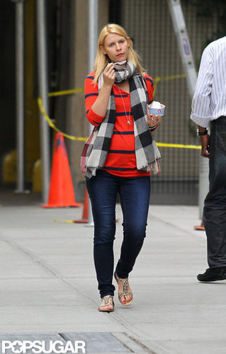 Pregnant Claire Danes Stops For a Sweet Treat in NYC Pregnant Claire Danes Stops For a Sweet Treat in NYC