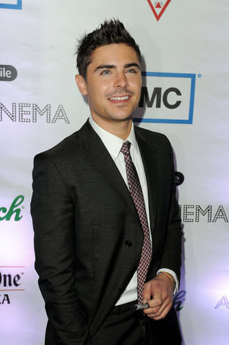 Zac Efron Spends the Weekend Looking Hot at TIFF Zac Efron Spends the Weekend Looking Hot at TIFF