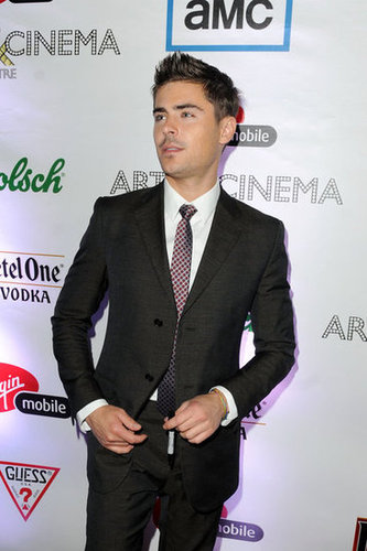 Zac Efron Spends the Weekend Looking Hot at TIFF Zac Efron Spends the Weekend Looking Hot at TIFF